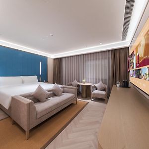 Superior Queen Room Hotel interior view